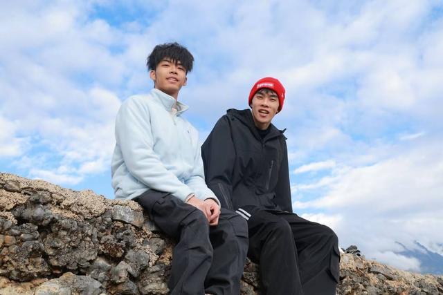 九游-一个轮椅少年在足球场当守门员：撕去“励志”标签，为“普通”欢呼