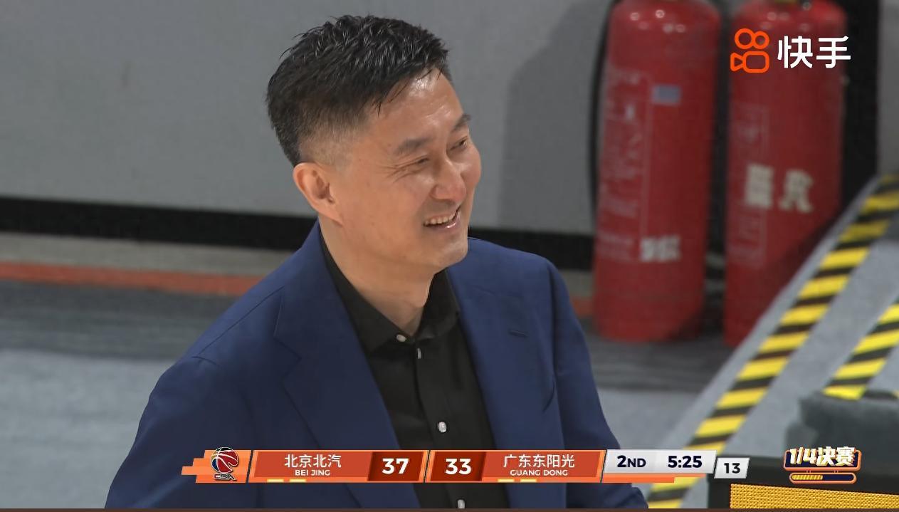 云游戏平台-广东为何3分被投爆？媒体人怒喷2人：他俩哪里能跟上曾凡博的腿脚
